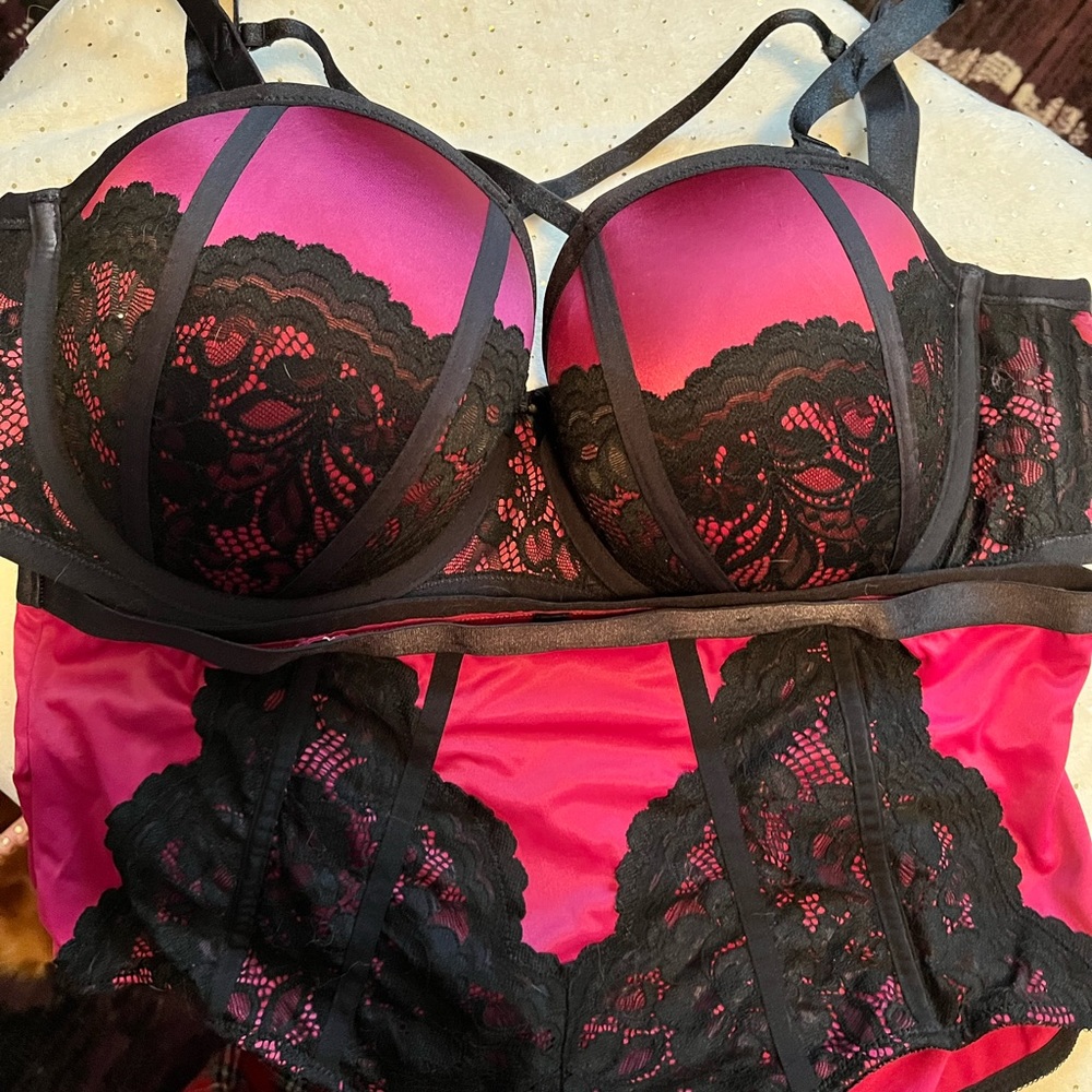 Torrid 40DDD bra and pantie set
